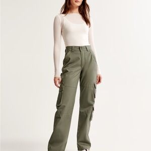 Abercrombie and Fitch Green Relaxed Cargo Pants